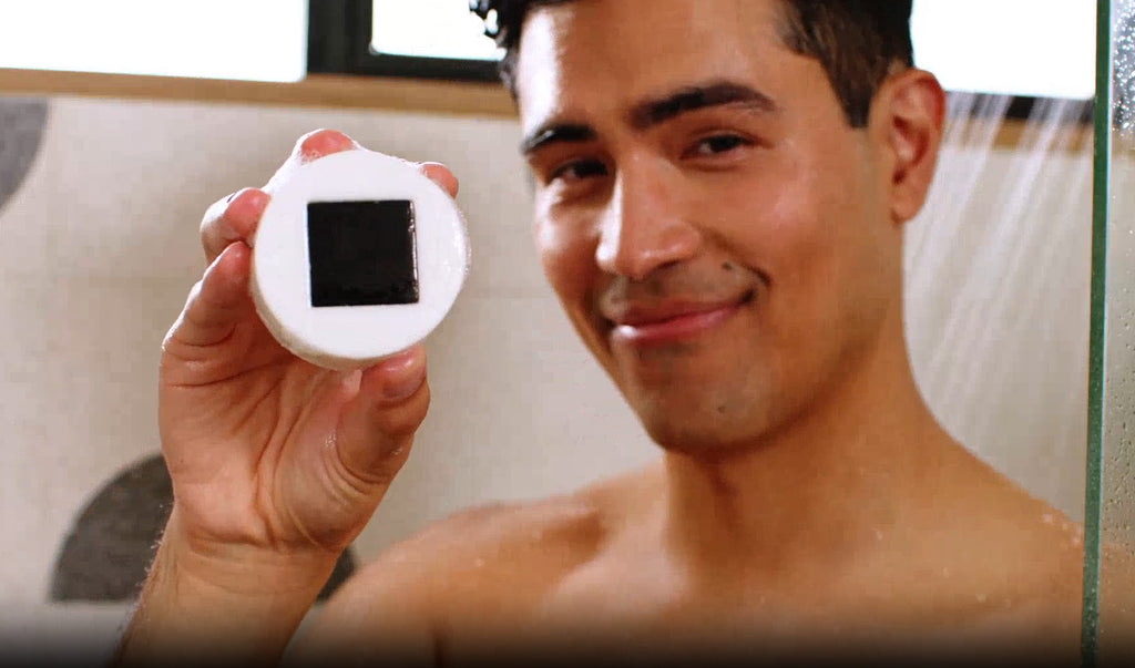 lumin pdp deep cleanse shampoo bar in use 01